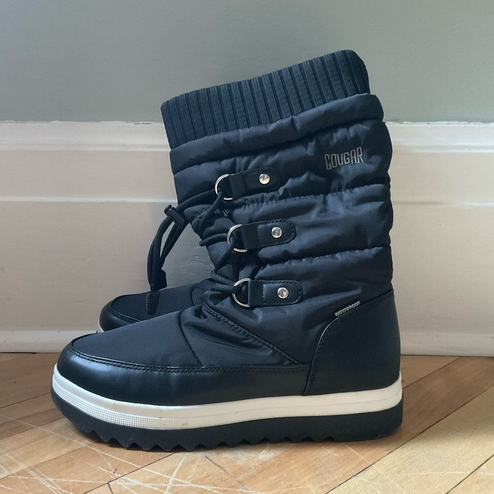 SOLD - Like new Cougar women's winter boots